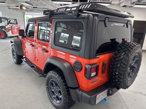 Used 2023 Jeep Wrangler Unlimited w/ Cold Weather Group AWD/4WD image 9