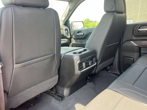 Used 2022 GMC Sierra 1500 SLT w/ SLT Premium Plus Package AWD/4WD image 18