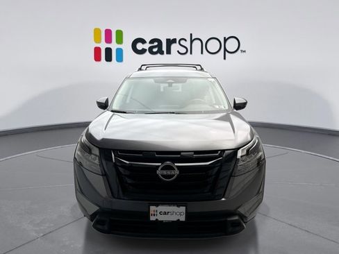 Used 2023 Nissan Pathfinder SV w/ Black Appearance Package image 8