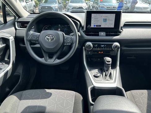 Used 2025 Toyota RAV4 XLE AWD/4WD image 16