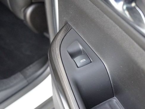 Used 2019 GMC Acadia SLT w/ Black Edition image 24