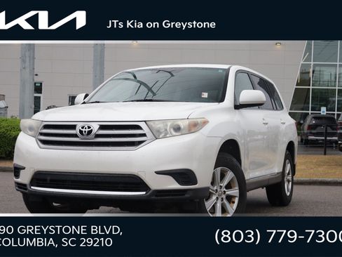Used 2011 Toyota Highlander SE FWD image 1