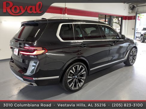 Used 2024 BMW X7 xDrive40i w/ Executive Package AWD/4WD image 4