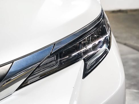 Certified 2025 Toyota Sienna XLE w/ XLE Plus Package AWD/4WD image 8
