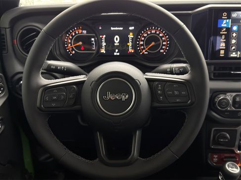 New 2025 Jeep Gladiator Rubicon w/ Convenience Group image 12