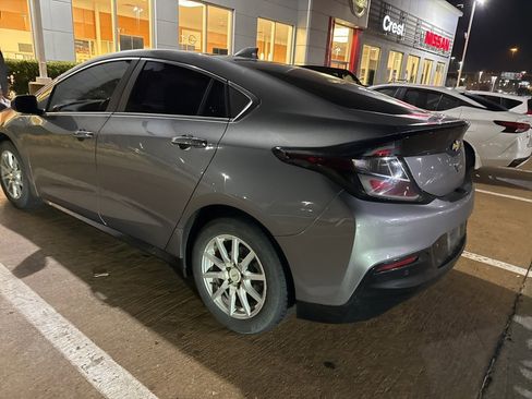 Used 2018 Chevrolet Volt Premier w/ Driver Confidence Package image 4