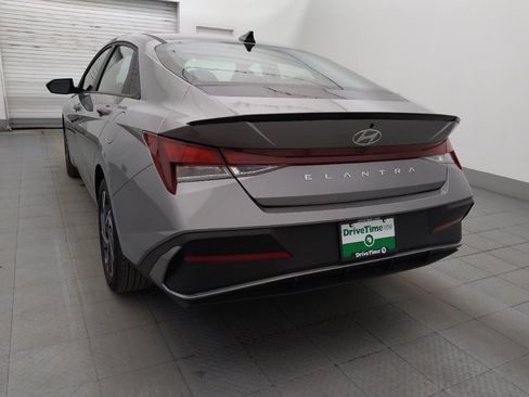 Used 2025 Hyundai Elantra Sport FWD image 5