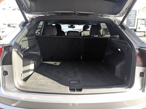 Used 2025 Volkswagen Atlas Cross Sport SE FWD image 28