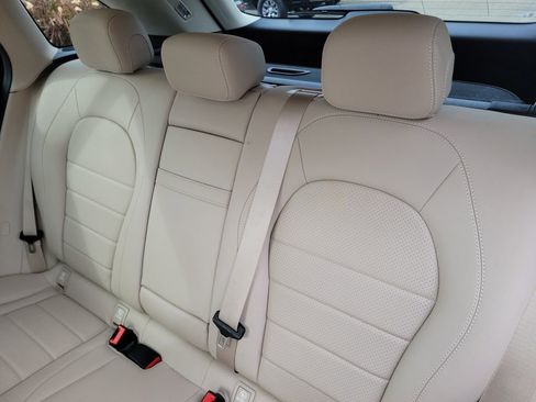 Used 2022 Mercedes-Benz GLC 300 4MATIC w/ Premium Package Lite image 15