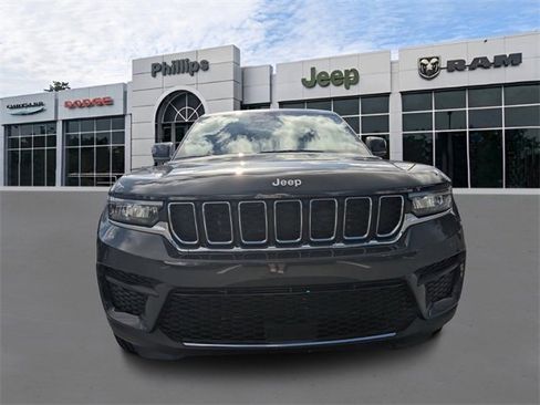 New 2025 Jeep Grand Cherokee Laredo w/ Luxury Tech Group I image 9