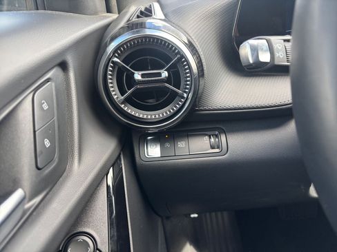 Used 2025 Chevrolet Equinox LT FWD image 35