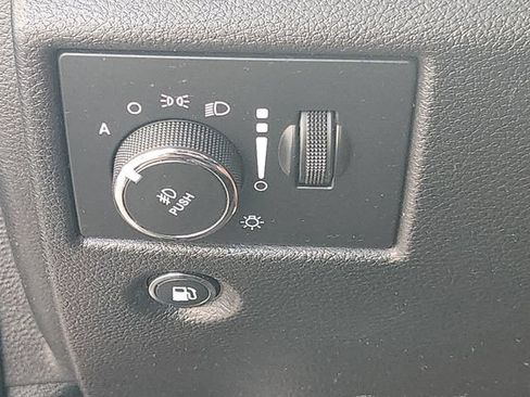 Used 2020 Jeep Grand Cherokee Altitude RWD image 20