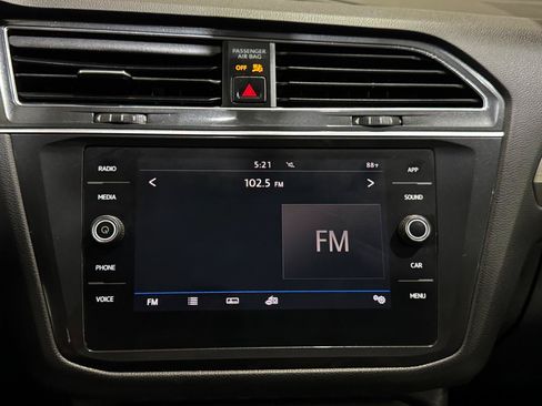 Used 2019 Volkswagen Tiguan SE FWD image 33