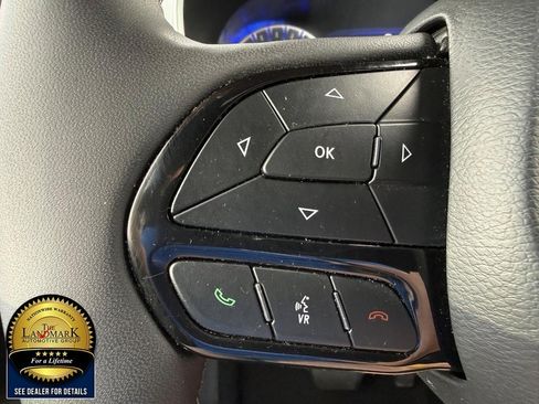 Used 2025 Chrysler Pacifica Limited FWD image 10