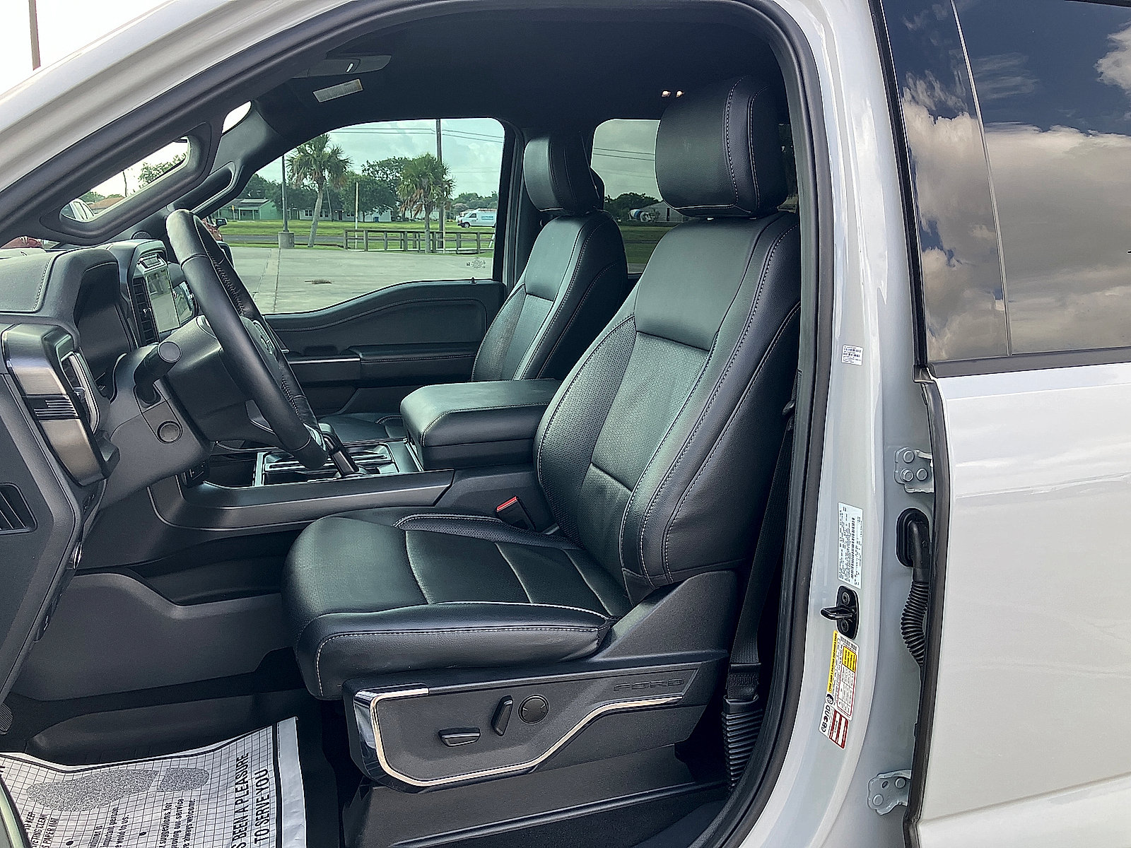 Used 2024 Ford F150 Lariat w/ Bed Utility Package AWD/4WD image 27