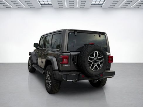 New 2026 Jeep Wrangler Unlimited Sahara AWD/4WD image 5