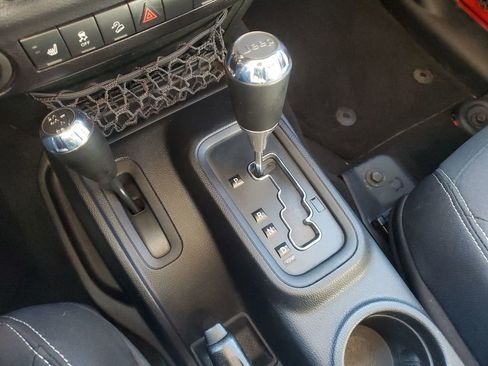 Used 2015 Jeep Wrangler Unlimited Sahara w/ Connectivity Group image 16