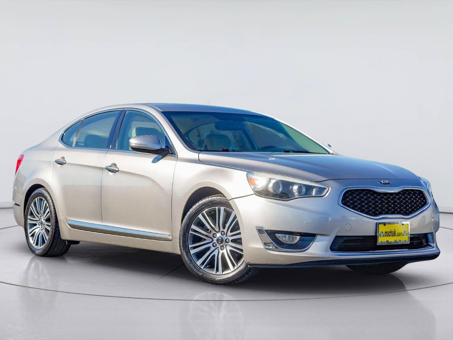 Used 2015 Kia Cadenza Premium FWD image 1