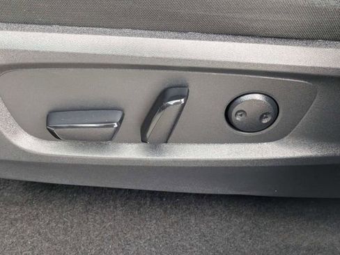 Used 2024 Nissan Pathfinder SV FWD image 20