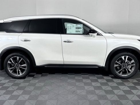 Certified 2025 INFINITI QX60 Luxe w/ Vision Package image 8