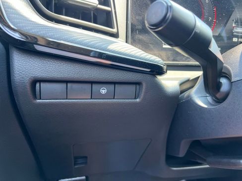 Used 2025 Nissan Kicks SR AWD/4WD image 16