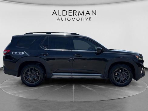 Used 2024 Honda Pilot Touring image 6