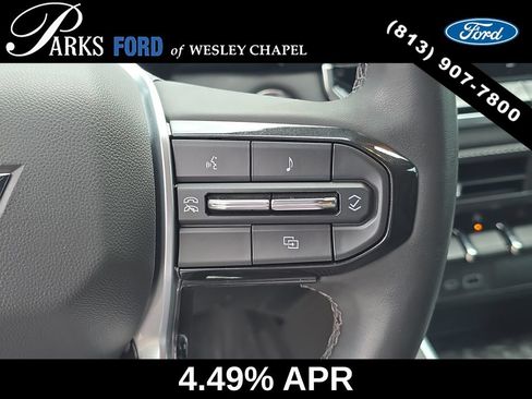 Used 2024 Chevrolet Colorado LT RWD image 29