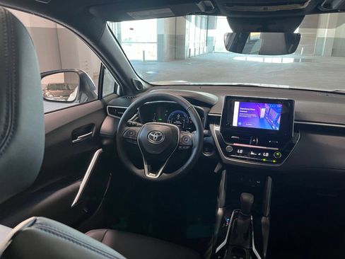 Used 2025 Toyota Corolla Cross AWD Hybrid w/ Convenience Package image 40