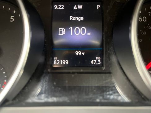 Used 2018 Volkswagen Tiguan SEL FWD image 16