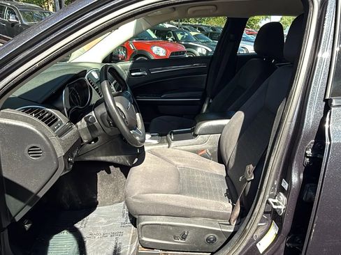 Used 2019 Chrysler 300 Touring w/ Sport Appearance Package image 11