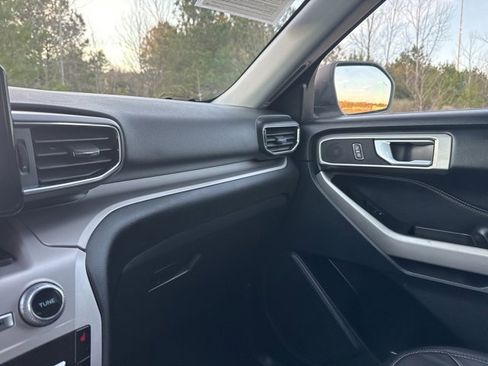 Used 2023 Ford Explorer XLT w/ Equipment Group 202A image 25