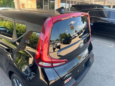Used 2020 Kia Soul EX FWD image 35