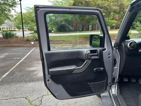 Used 2014 Jeep Wrangler Unlimited Sport AWD/4WD image 20