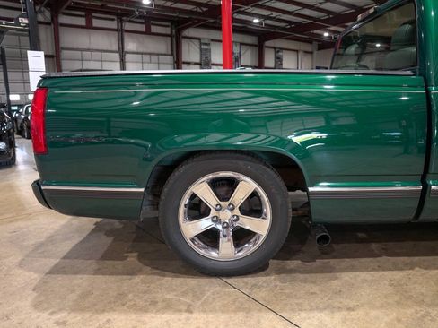 Used 1997 Chevrolet Silverado 1500 2WD Regular Cab w/ Convenience Group image 9