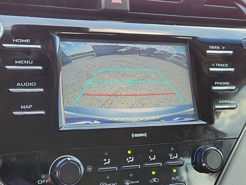 Used 2020 Toyota Camry L image 16