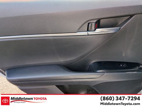 Used 2018 Toyota Camry SE w/ Moonroof Package FWD image 27