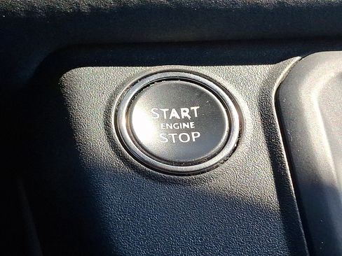Used 2023 Land Rover Defender 110 X-Dynamic SE AWD/4WD image 23
