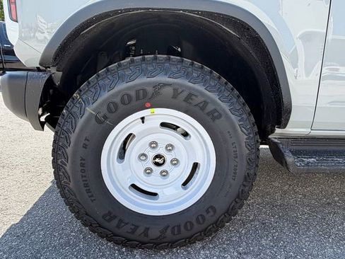 New 2026 Ford Bronco Heritage Edition AWD/4WD image 4