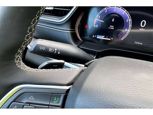 Certified 2024 Jeep Grand Cherokee Limited AWD/4WD image 20