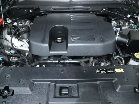 Certified 2024 Land Rover Defender 110 X-Dynamic SE image 38