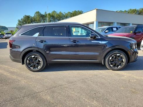 New 2026 Kia Sorento S FWD image 4