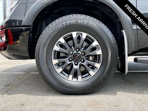 Used 2022 Nissan Titan PRO-4X w/ Pro-4x Convenience Package AWD/4WD image 34