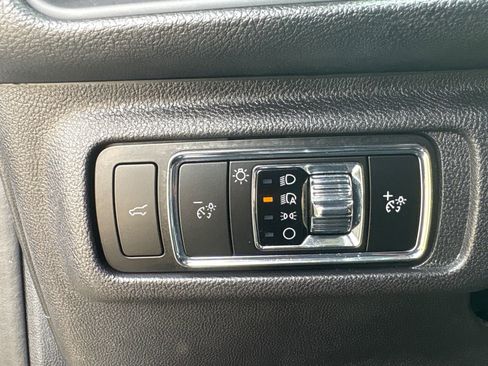 Used 2024 Lincoln Corsair FWD w/ Equipment Group 101A image 17