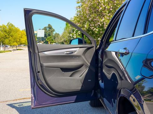 Used 2025 Cadillac XT6 Luxury image 19