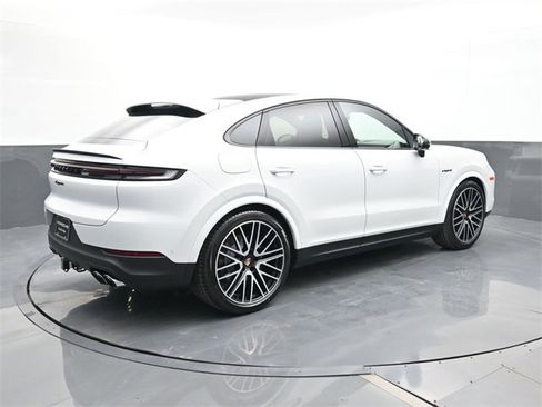 New 2026 Porsche Cayenne E-Hybrid Coupe image 24