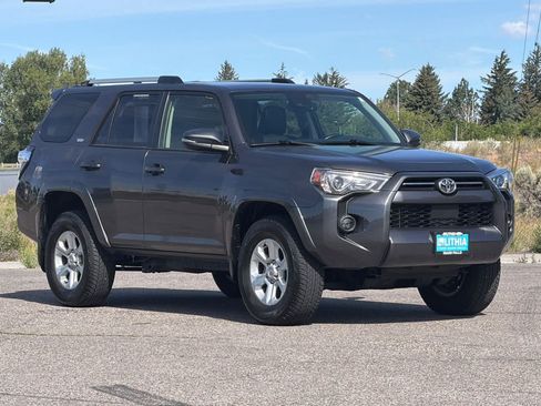 Used 2023 Toyota 4Runner SR5 Premium w/ Moonroof Package AWD/4WD image 9