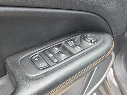 Used 2018 Jeep Compass Limited w/ Navigation Group FWD image 19
