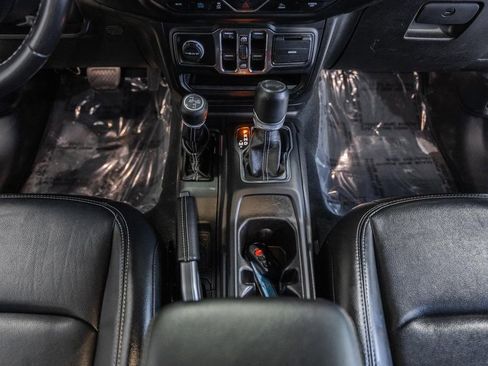 Used 2022 Jeep Wrangler Unlimited Sahara 4xe image 32