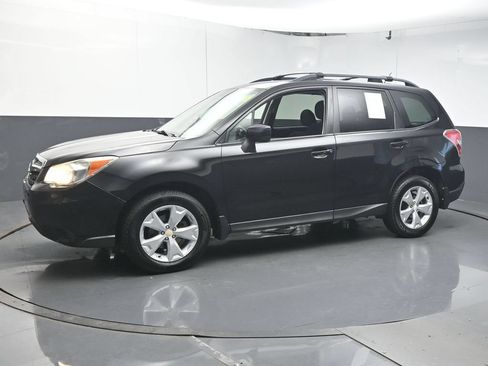Used 2015 Subaru Forester 2.5i Premium w/ All-Weather Package AWD/4WD image 4