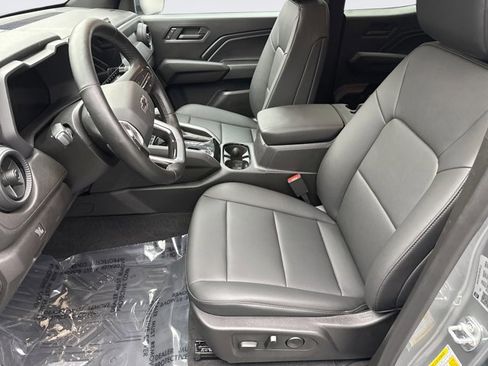 Used 2025 Chevrolet Colorado Trail Boss image 11